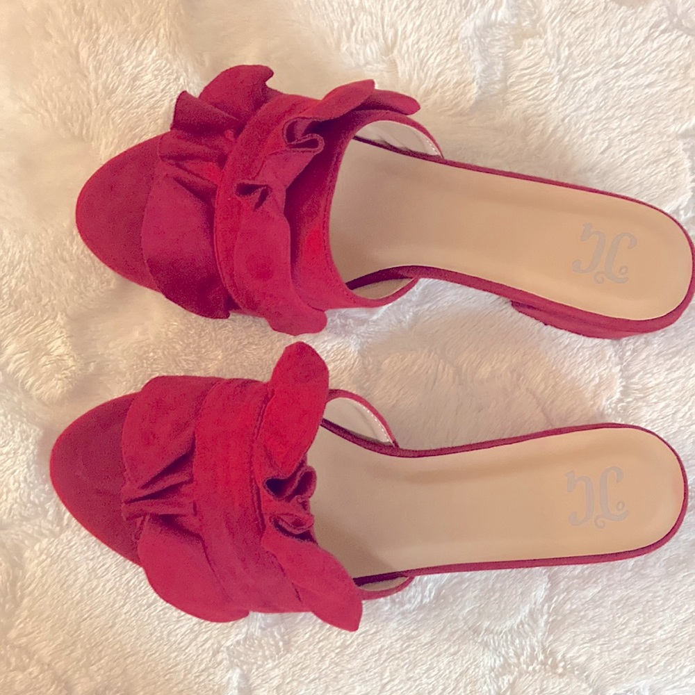 JG NWOT dark red suede size 9 shoe